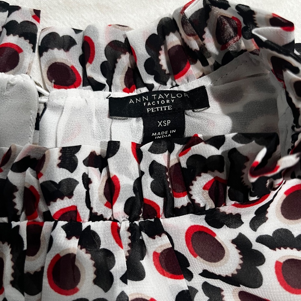 Ann Taylor Pattern Ruffle Detail Blouse - Picture 2 of 5